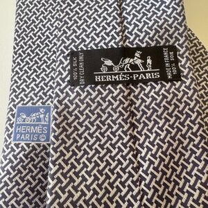 Hermes Paris 100% Silk Tie Navy and Silver Micro H Pattern France 7035 FA